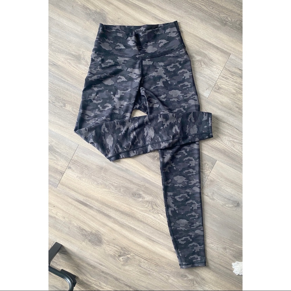 Fabletics Gray Heather Camo Leggings Small